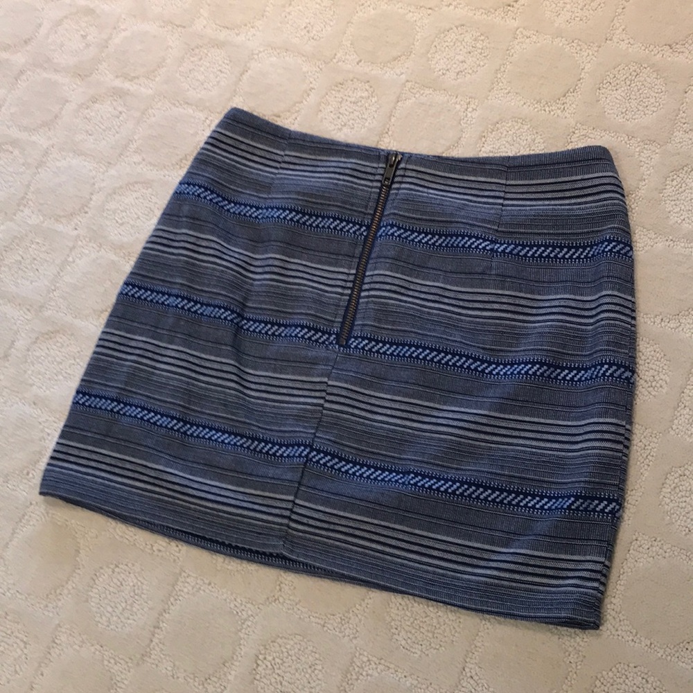 Mini skirt - Picture 2 of 3